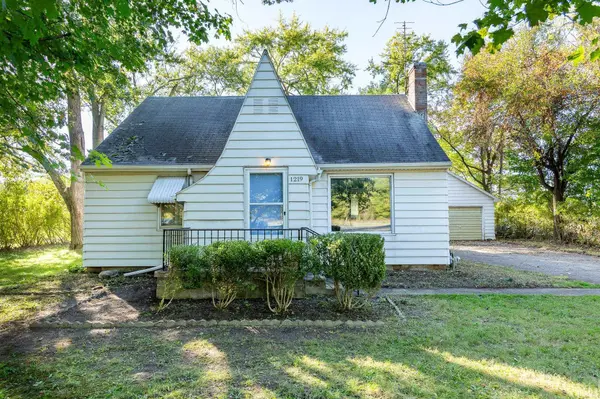 1219 W Westwood DR, Goshen, IN 46526