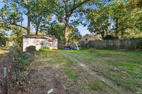 1722 OBrien ST, South Bend, IN 46628