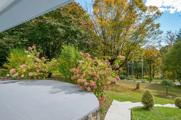 18 Blueberry Hill RD, Mahopac, NY 10541