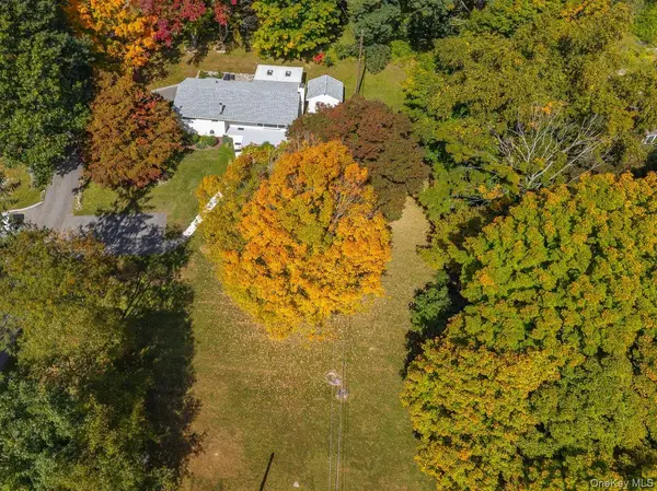18 Blueberry Hill RD, Mahopac, NY 10541