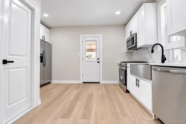 6344 53rd DR, Maspeth, NY 11378