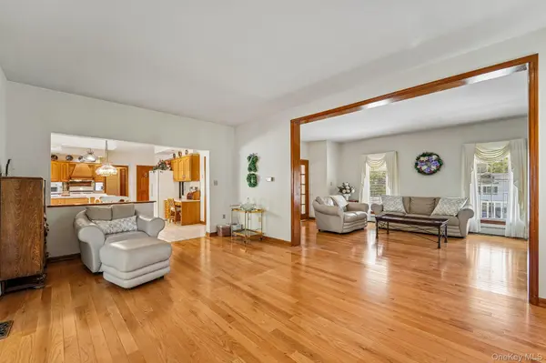 33 John F Kennedy DR, Stony Point, NY 10980