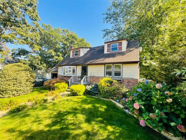 2306 Fowler ST, North Bellmore, NY 11710