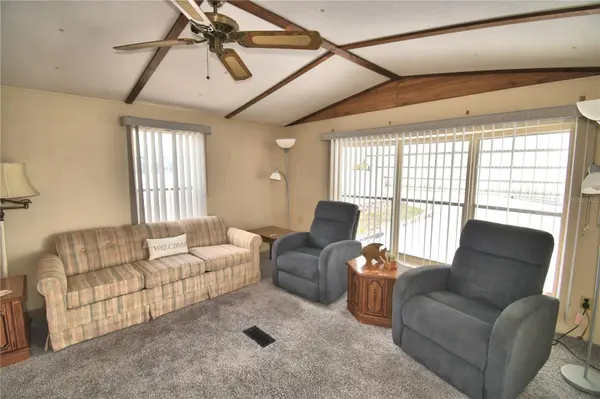 251 PATTERSON RD #D4, Haines City, FL 33844