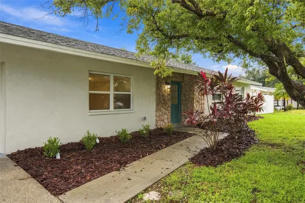 3205 DUNBAR DR, Sarasota, FL 34232