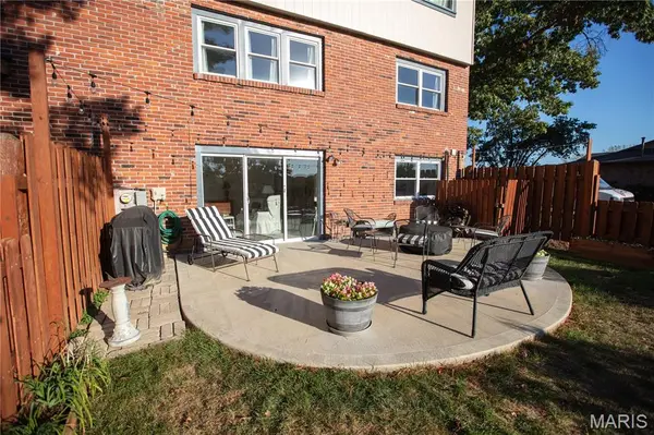 979 Conestoga DR, Manchester, MO 63021