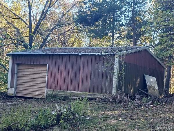 554 Point RD, Farmington, MO 63640