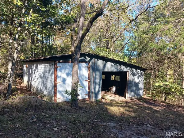 554 Point RD, Farmington, MO 63640