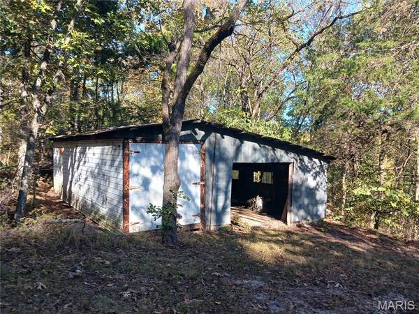 554 Point RD, Farmington, MO 63640
