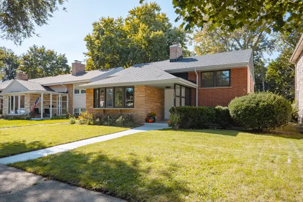 7930 N Kenneth AVE, Skokie, IL 60076