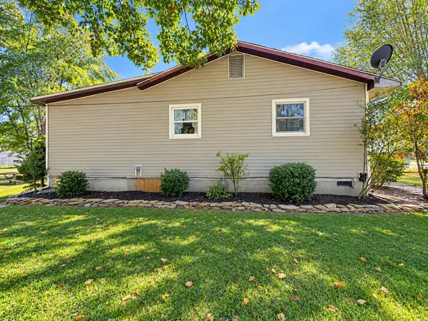 1200 S Wilson ST, Benton, IL 62812