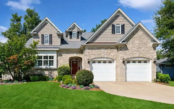 415 Ranch RD, Wheaton, IL 60187