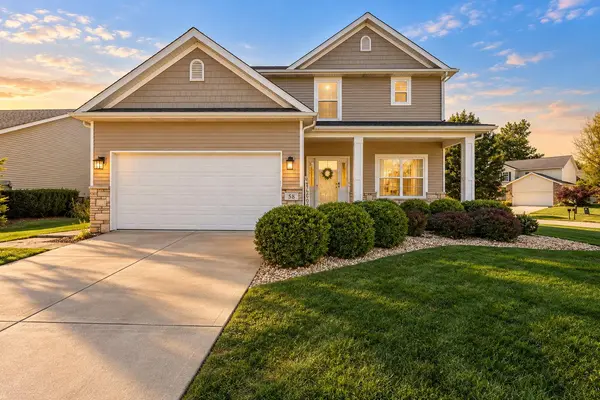 58 Steinbeck DR, Valparaiso, IN 46383