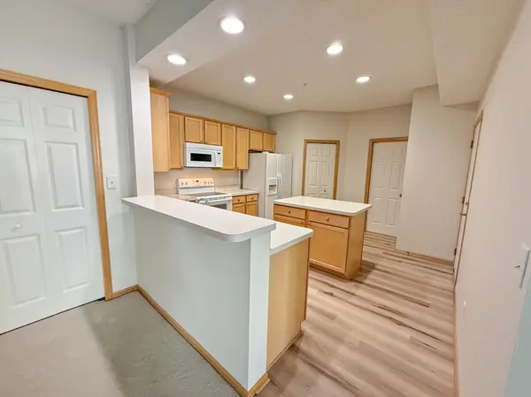 13710 54th AVE N #304, Plymouth, MN 55446
