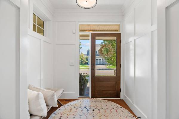 16513 Duluth TRL, Lakeville, MN 55044