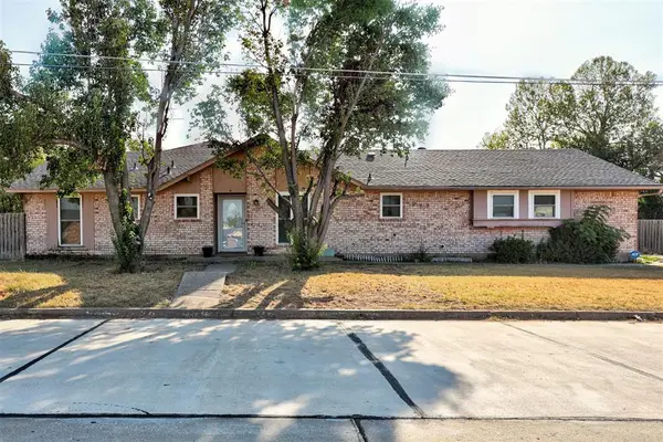 8801 Oakridge DR, Midwest City, OK 73110