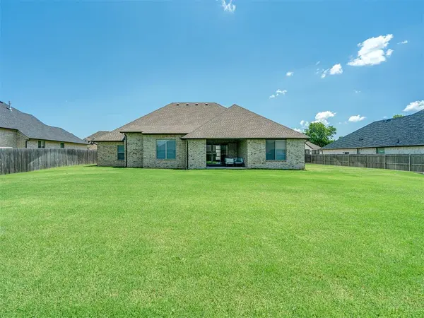 4301 Hunter Glen DR, Oklahoma City, OK 73179