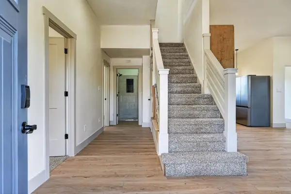 689 Amonett Cir, Byrdstown, TN 38549