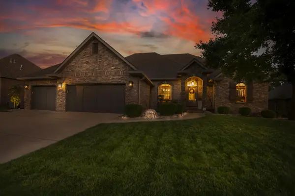 5904 S Parkhaven LN, Springfield, MO 65810