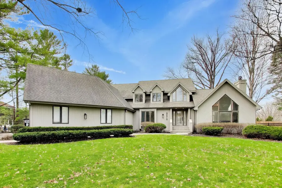 8S510 Oxford LN, Naperville, IL 60565