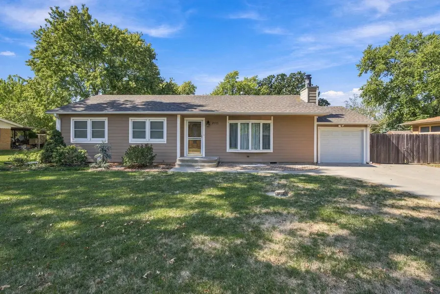 2015 Terrace Dr, Newton, KS 67114