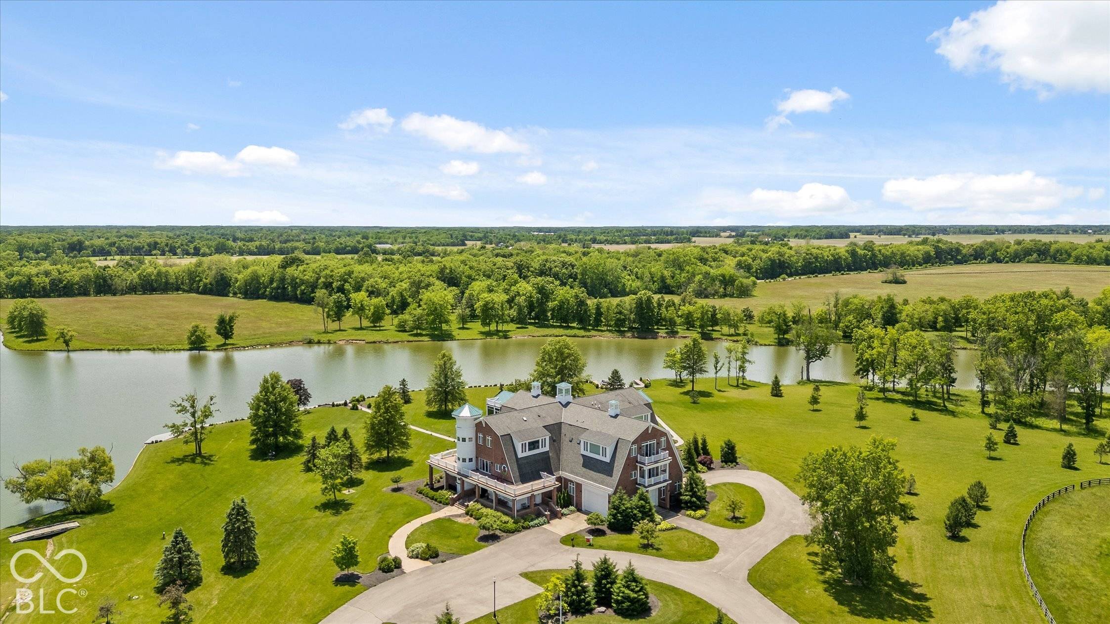 9825 Windy Hills DR, Zionsville, IN 46077
