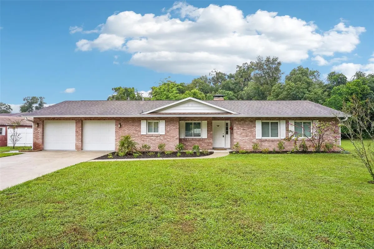 101 W LEMON ST, Lady Lake, FL 32159