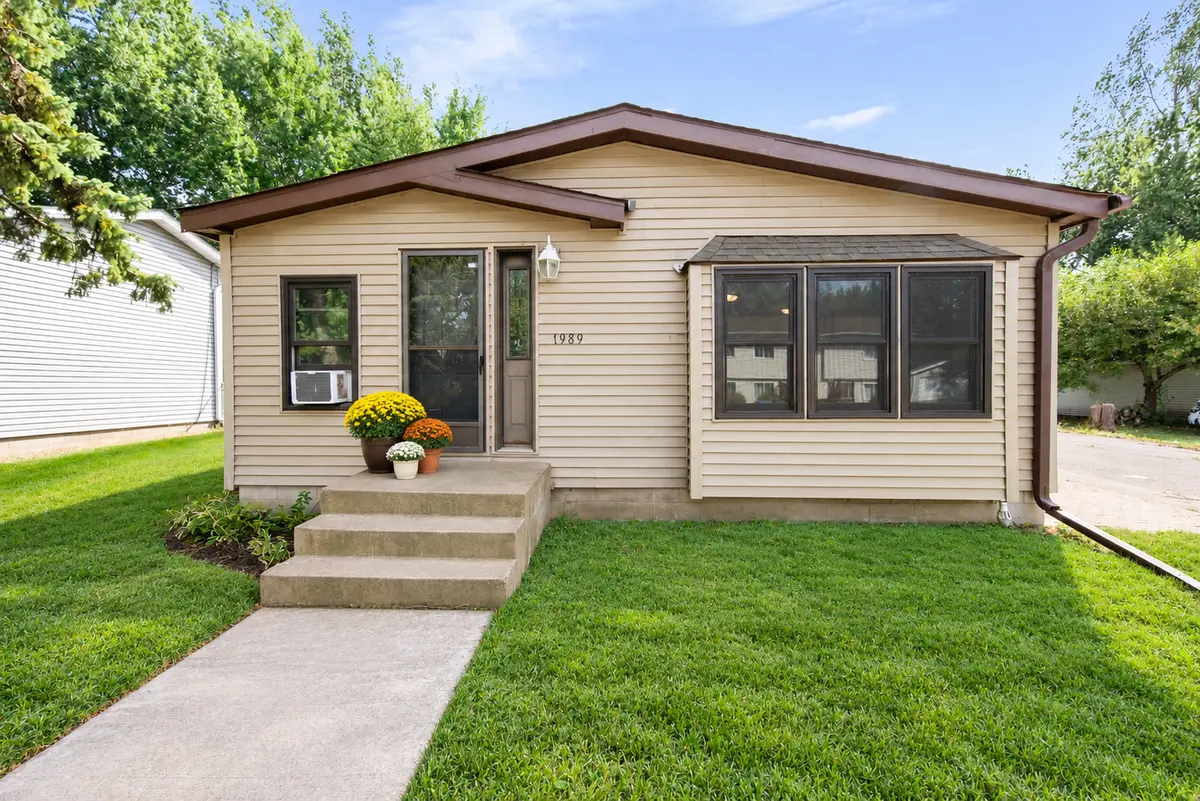 1989 Cardinal DR, Centerville, MN 55038
