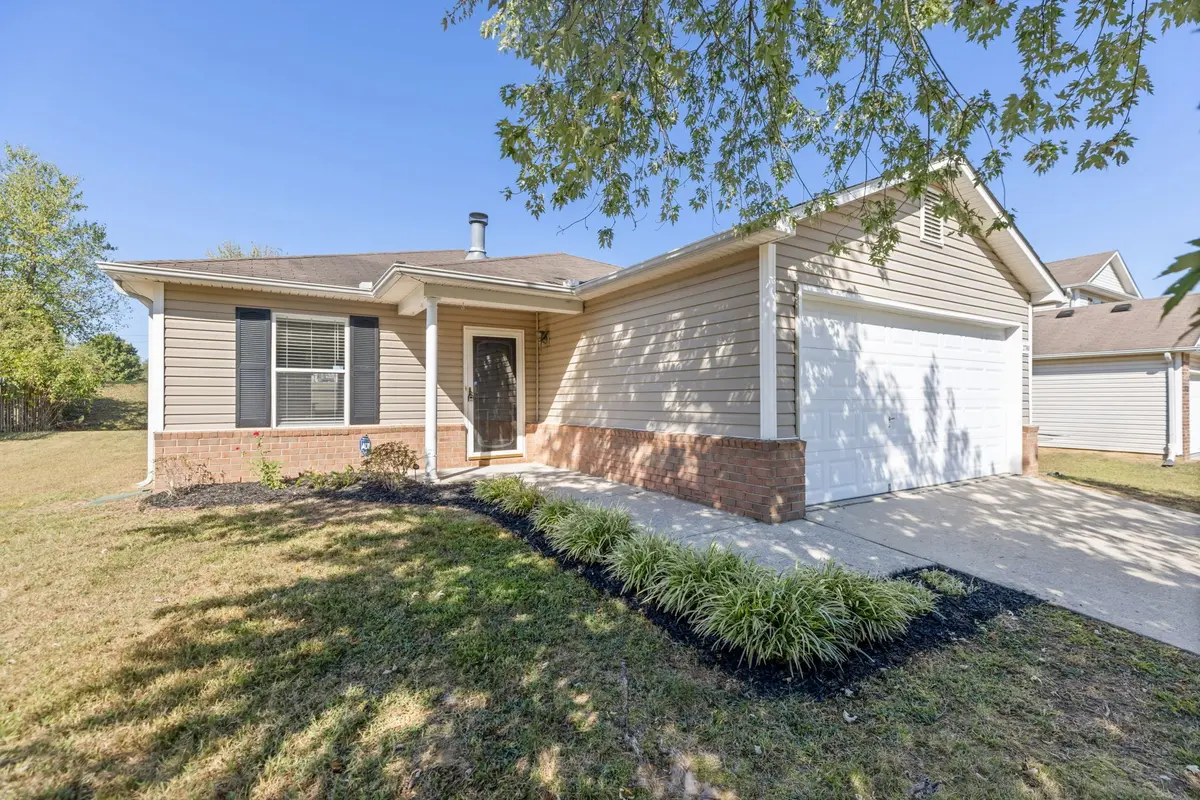 2780 Sutherland Dr, Thompsons Station, TN 37179