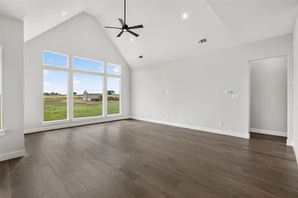 804 Republic Row, Nevada, TX 75173
