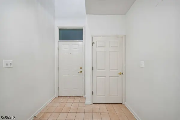 611 Binghampton Ln, Livingston Twp., NJ 07039