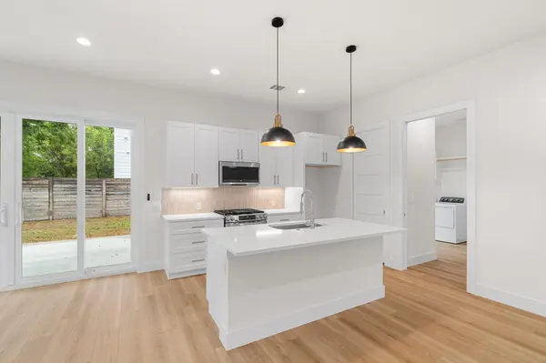 102 W Fawnridge DR, Austin, TX 78753