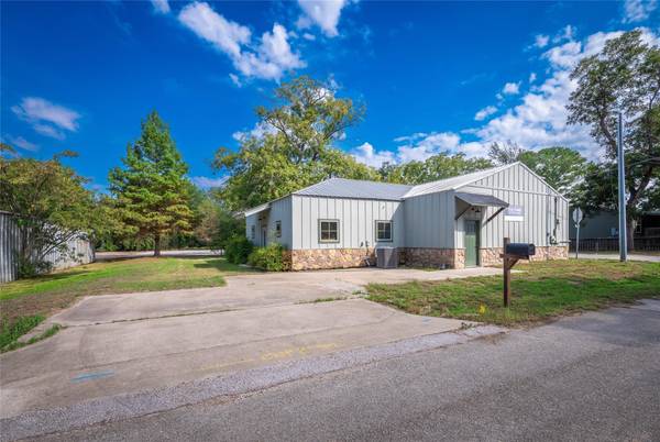 1508 Cypress ST, Bastrop, TX 78602
