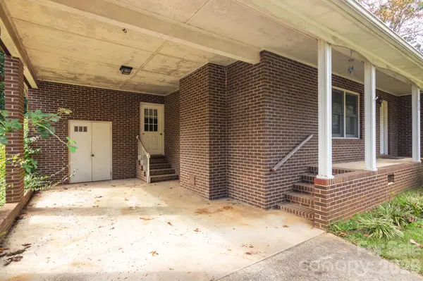 220 Bradford DR, Salisbury, NC 28146