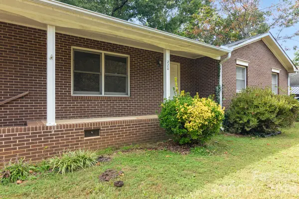 220 Bradford DR, Salisbury, NC 28146