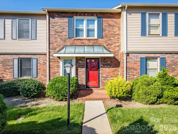 2705 N Center ST, Hickory, NC 28601