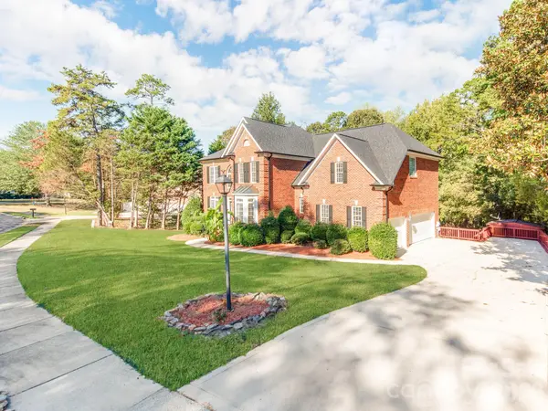 2910 Providence View LN, Charlotte, NC 28270