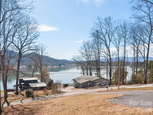 128 Cardinal LN, Hayesville, NC 28904