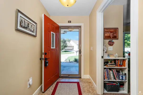933 Newfoundland DR, Manhattan, KS 66503