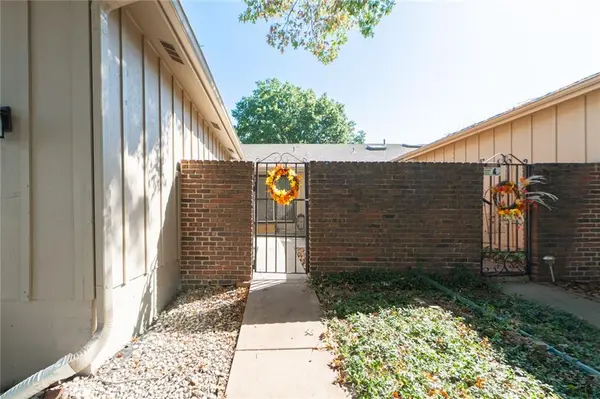 2214 CONDOLEA TER, Leawood, KS 66209