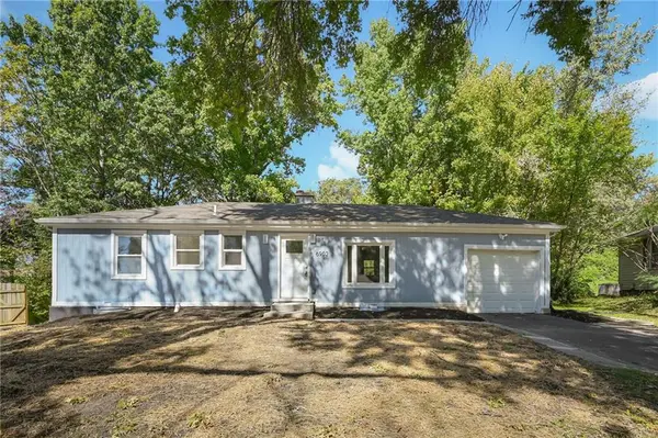 6902 E 98th TER, Kansas City, MO 64134