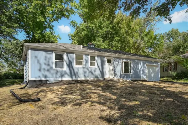 6902 E 98th TER, Kansas City, MO 64134