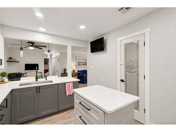 7195 S Gaylord #C12, Littleton, CO 80122