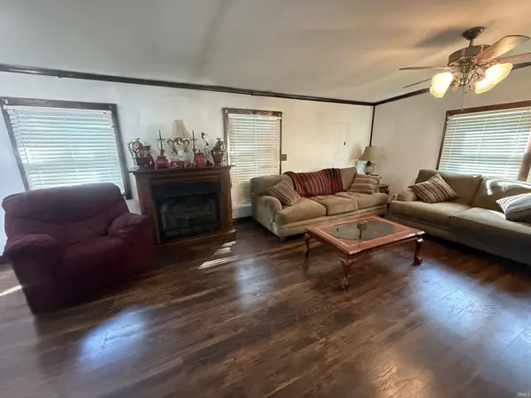 404 W Grissom Ave ***, Mitchell, IN 47446