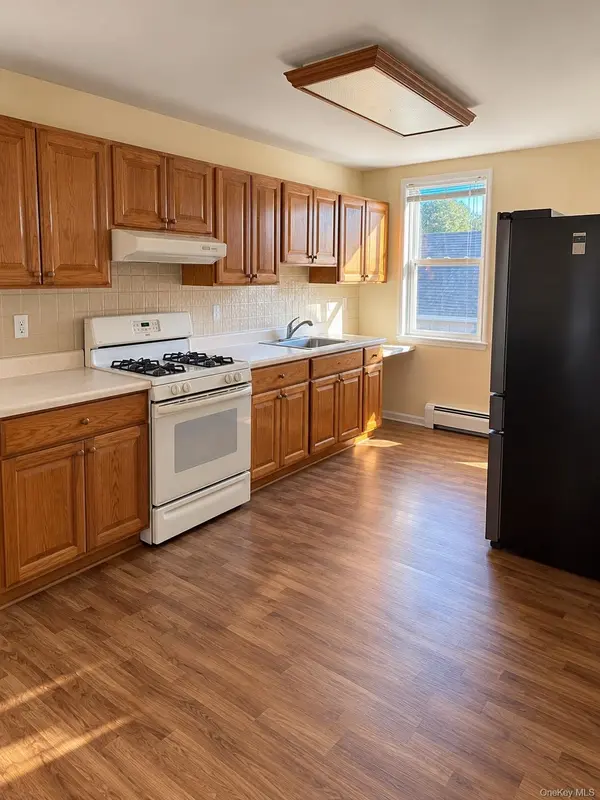 110 W Railroad AVE #Second Floor, Garnerville, NY 10923