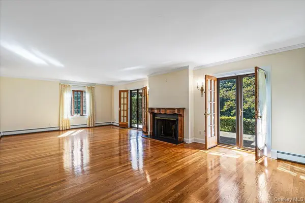 84 Luquer RD, Manhasset, NY 11030