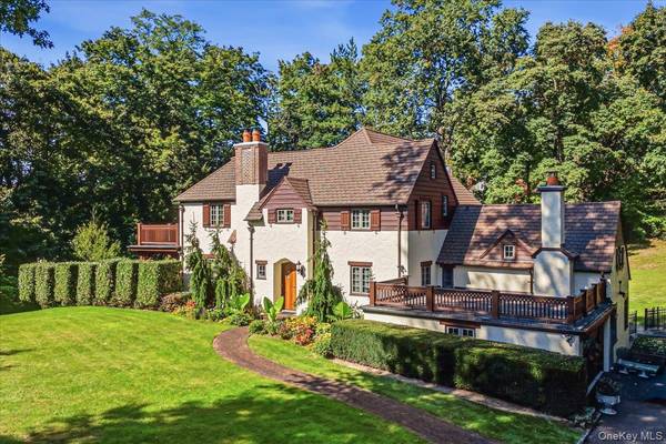 84 Luquer RD, Manhasset, NY 11030