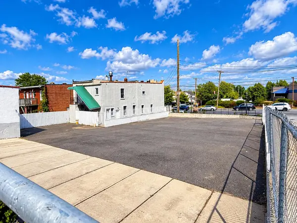 557 Hempstead TPKE, Elmont, NY 11003
