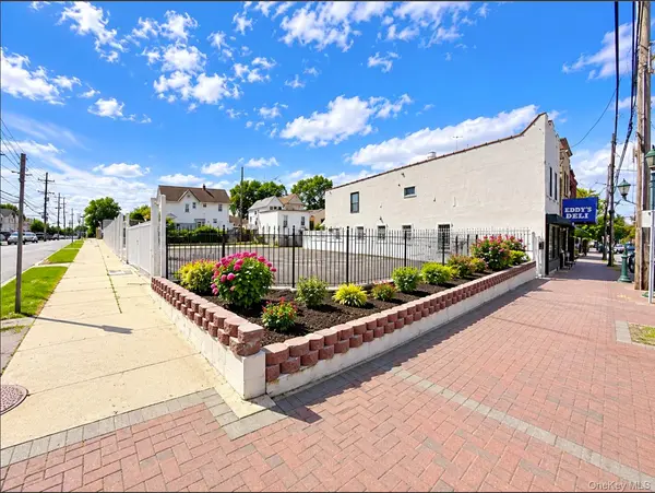 557 Hempstead TPKE, Elmont, NY 11003