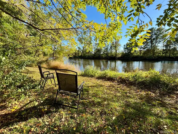 Address not disclosed, New Paltz, NY 12561